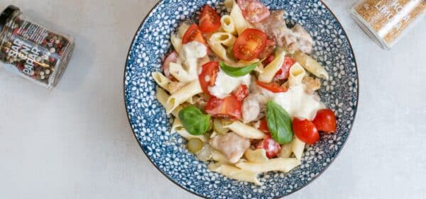 Hladna salata od piletine i tjestenine